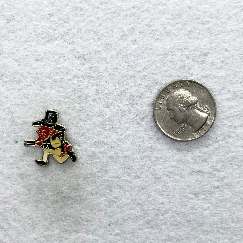 🔮 5/$25 Vintage Red‎ Devil Pioneer Mascot Team Pin